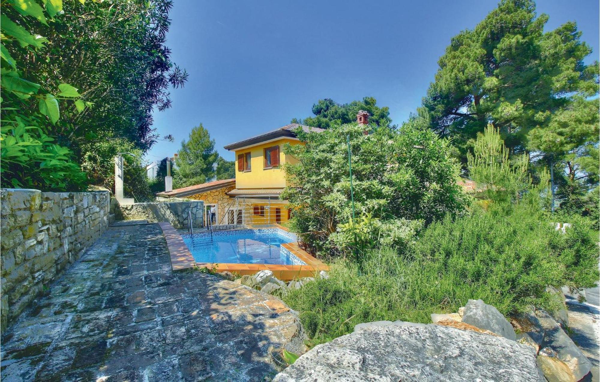 3 Bedroom Gorgeous Home In Buje Exterior foto